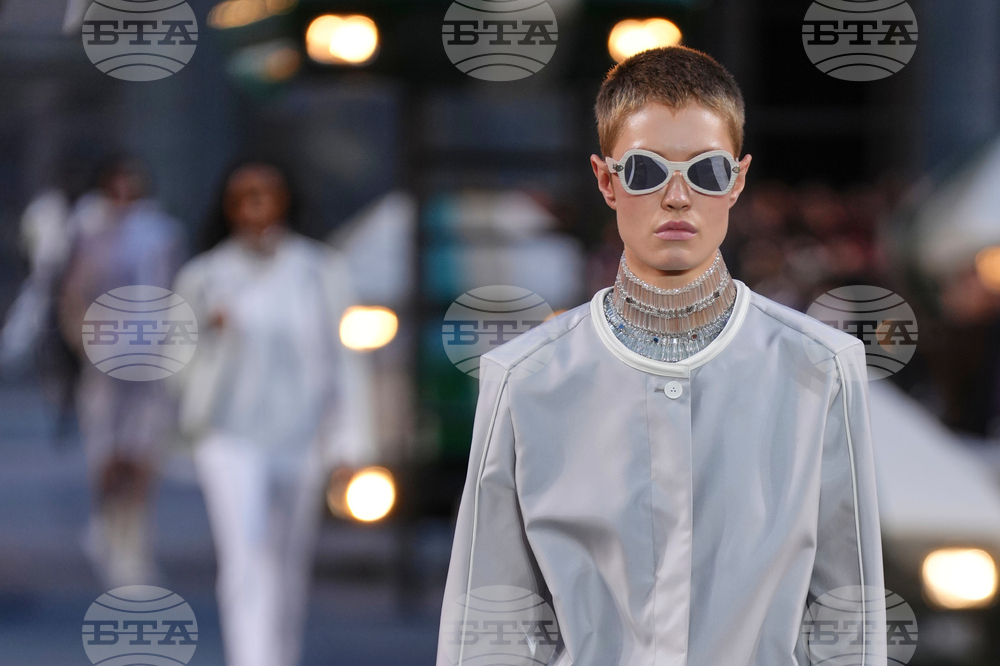 Paris Fashion Louis Vuitton Womens S/S 27