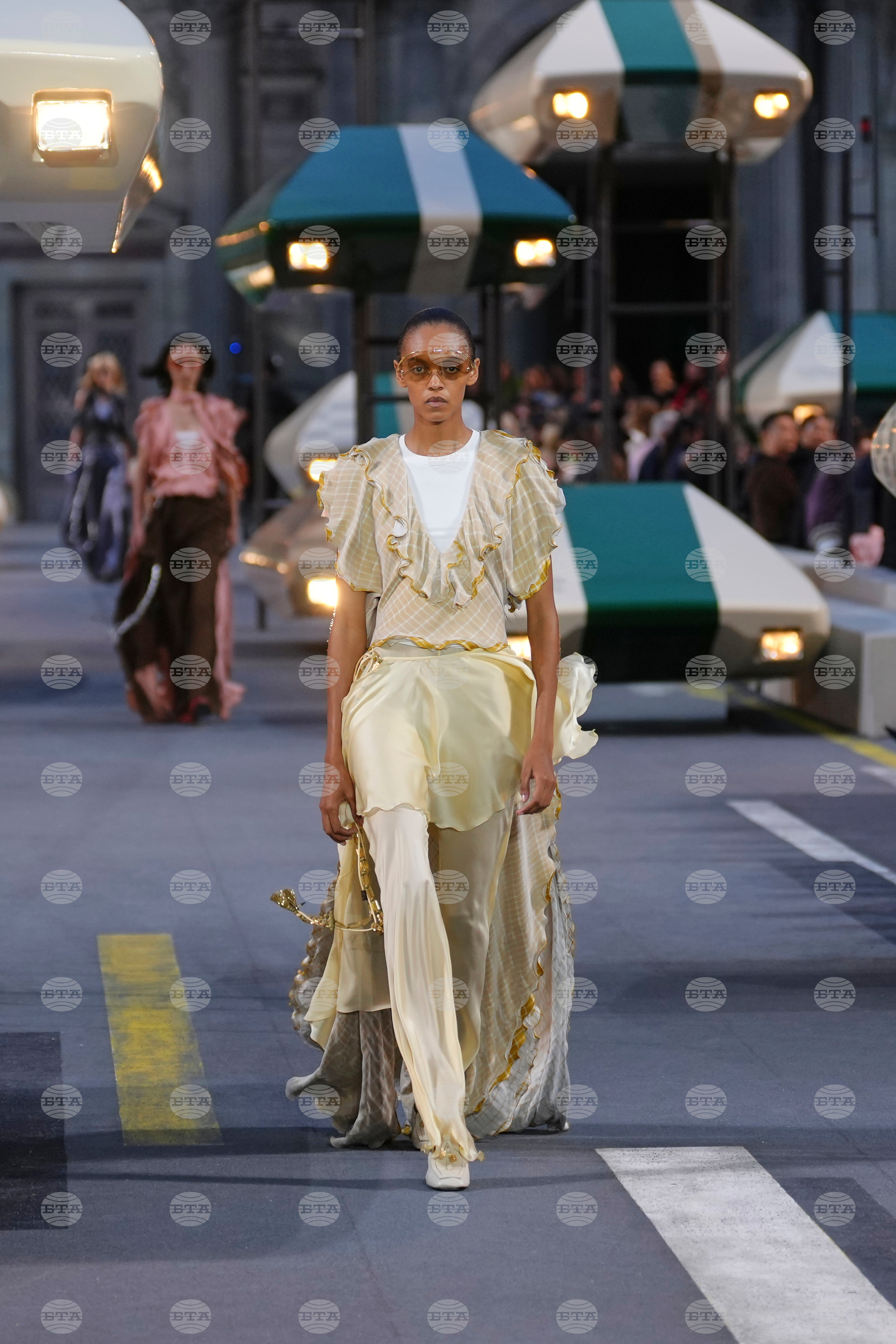 Paris Fashion Louis Vuitton Womens S/S 27