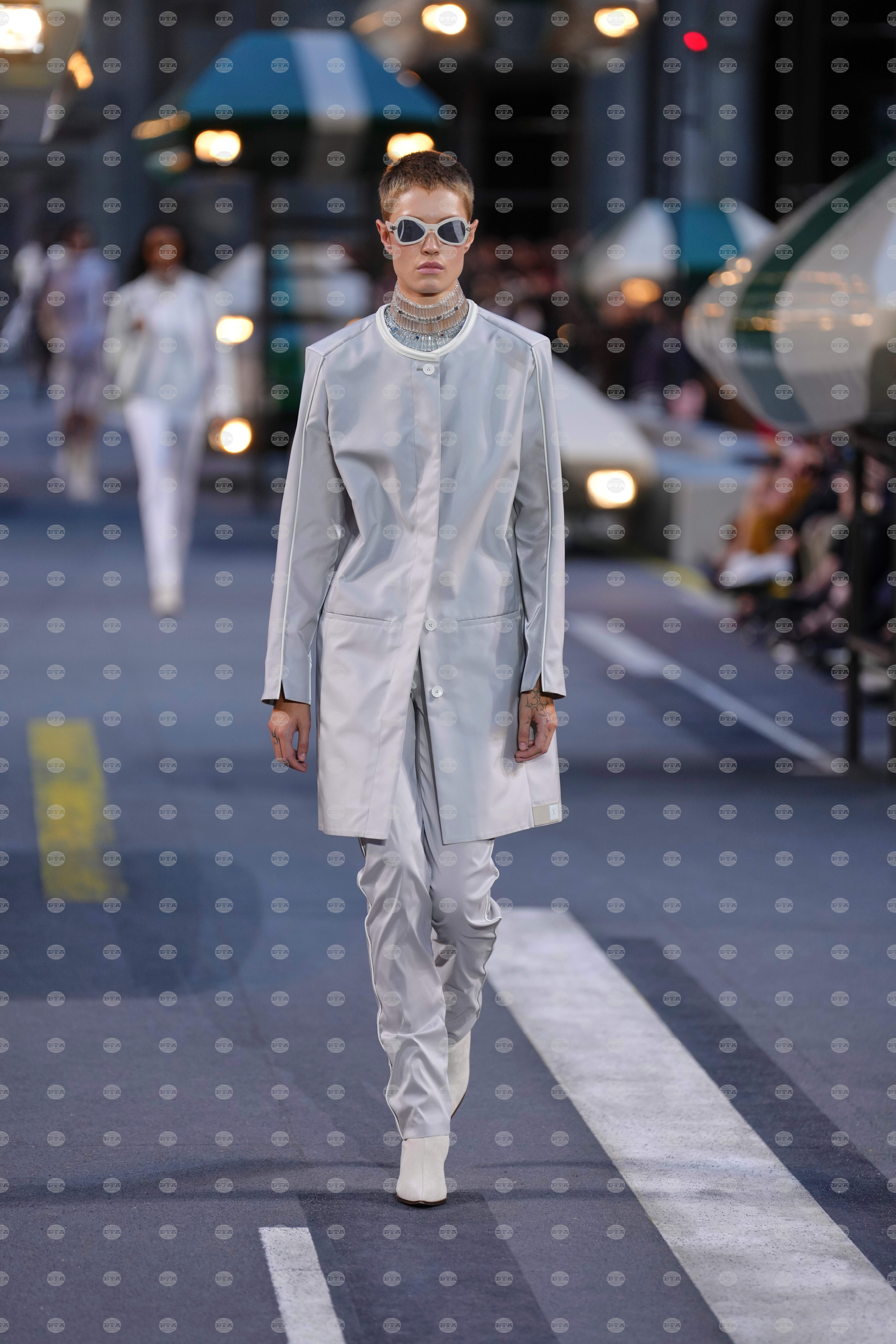 Paris Fashion Louis Vuitton Womens S/S 27