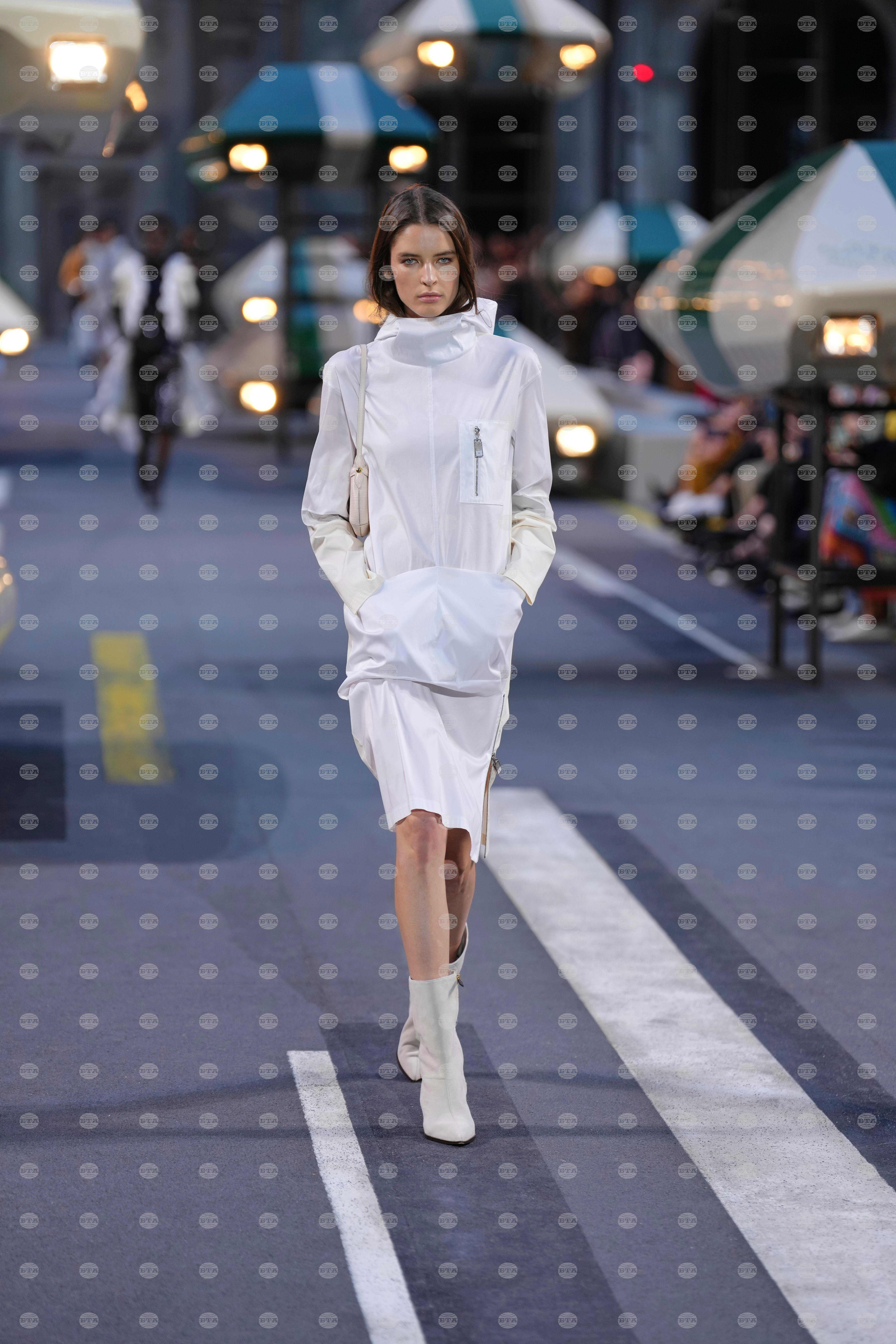 Paris Fashion Louis Vuitton Womens S/S 27