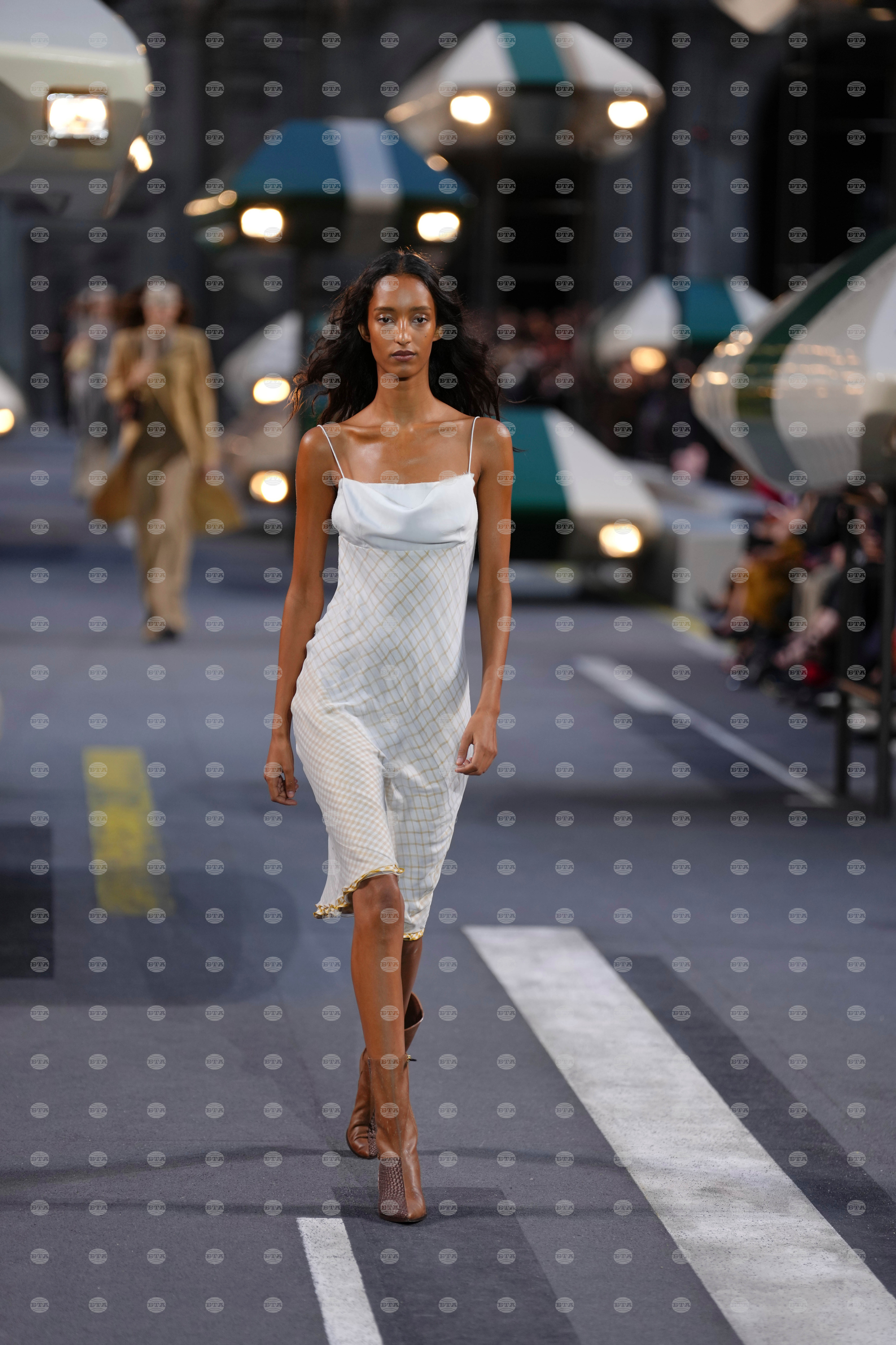 Paris Fashion Louis Vuitton Womens S/S 27
