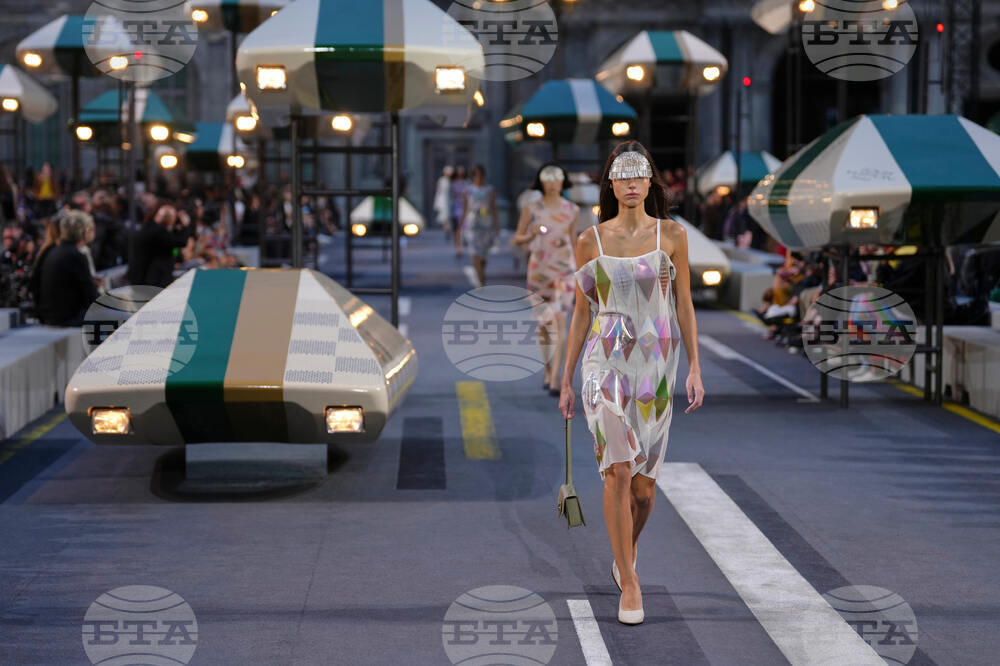 Paris Fashion Louis Vuitton Womens S/S 27