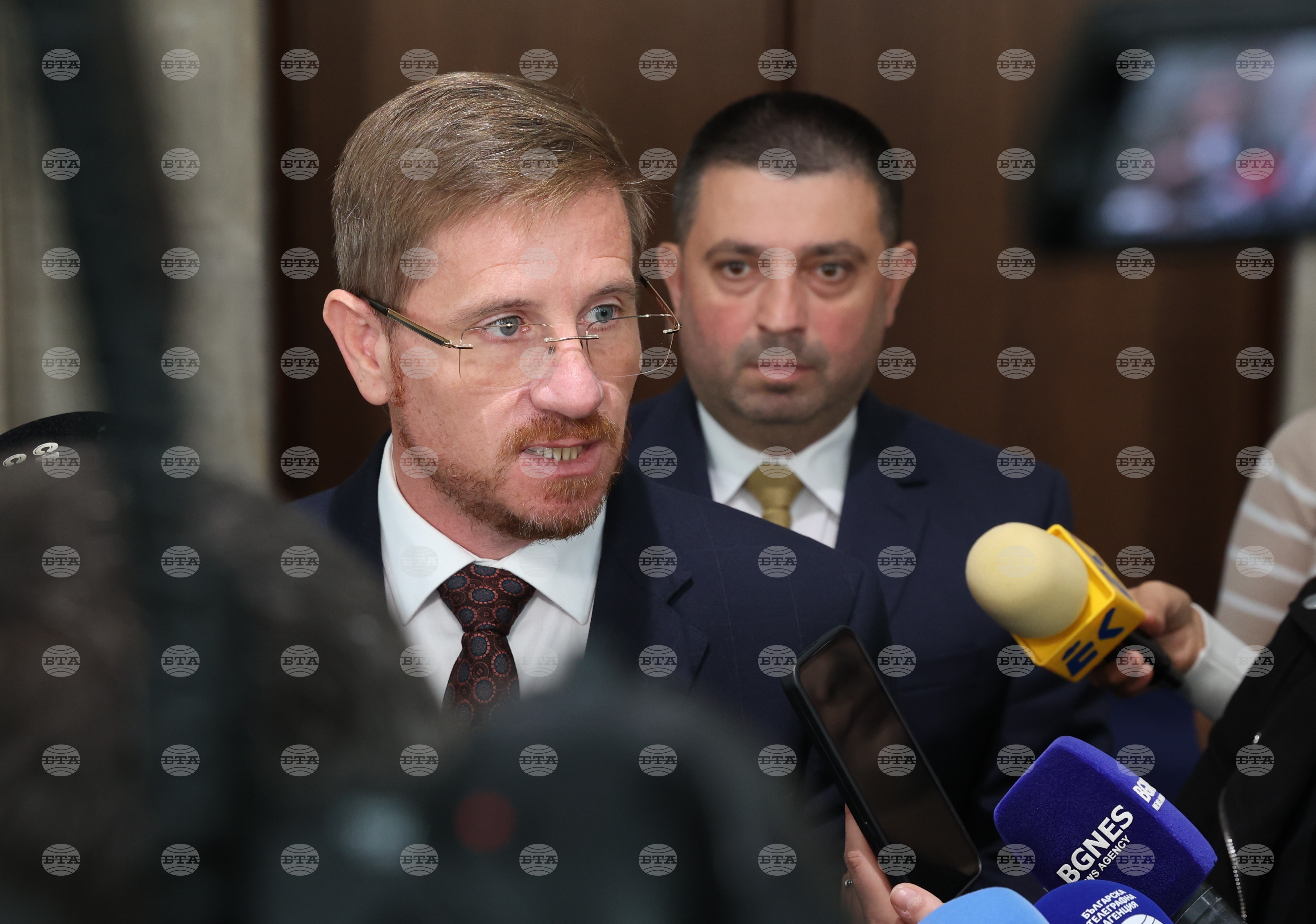 Нелепо е, че премиерът не знае какво е превозвал единият от корабите, ударен от дрон, заявиха от „Възраждане“