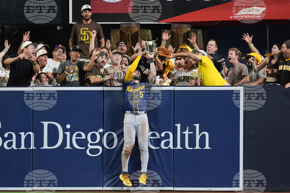 APTOPIX NLDS Brewers Padres Baseball