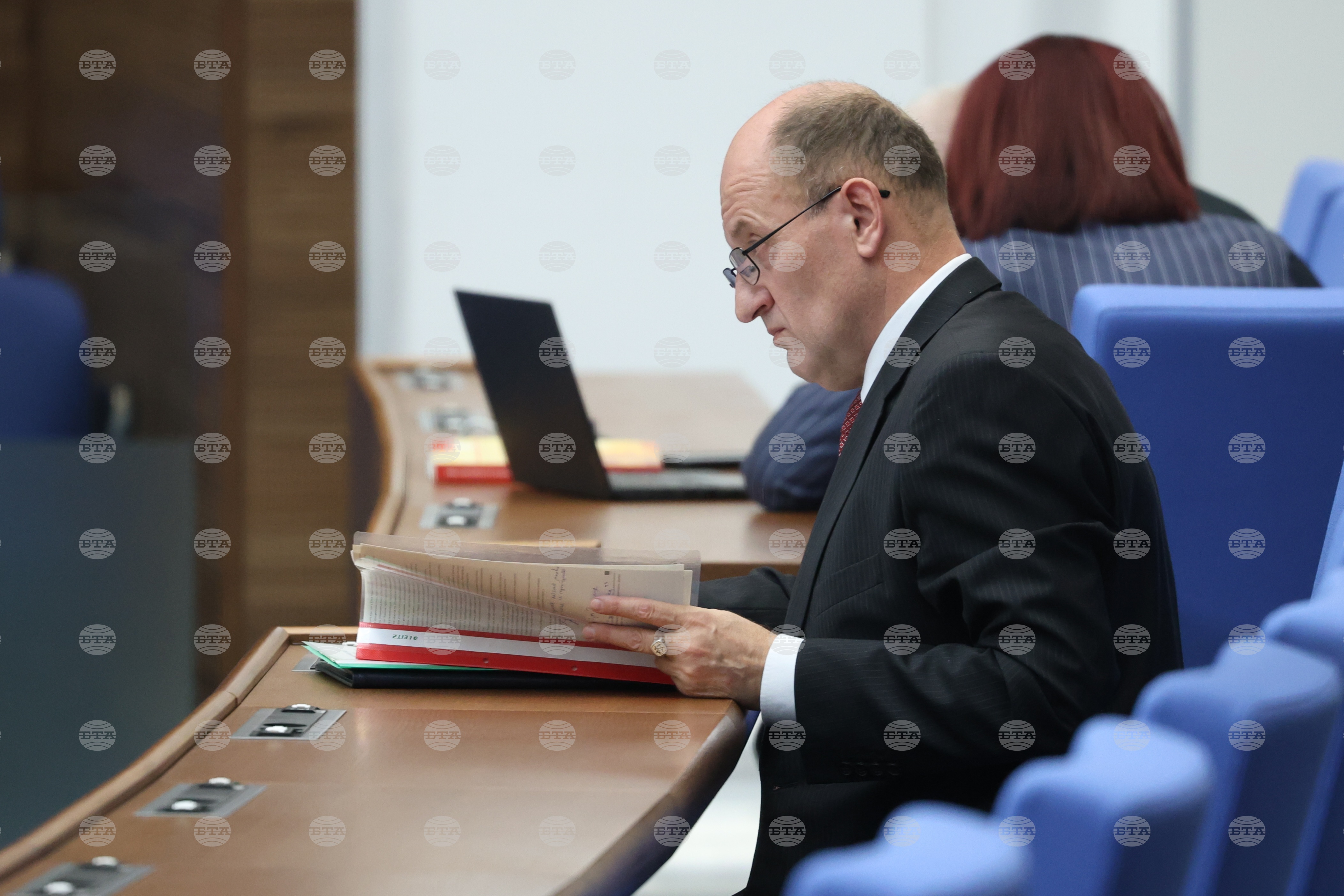 НС регламентира възможността агенция „Държавен резерв и военновременни запаси“ да издава решения за предоставяне на копия от технически документи