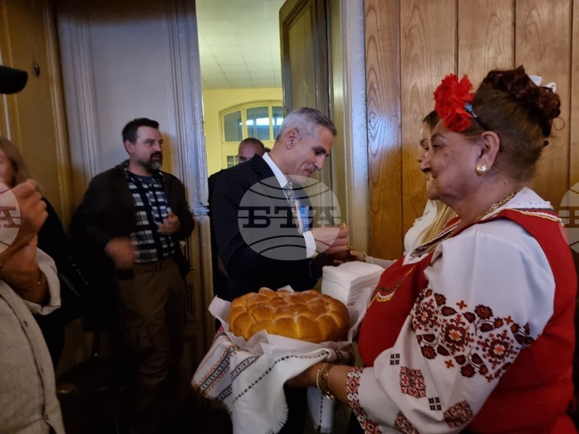 Президентът е гласът на хората, заяви пред свои привърженици в Пазарджик кандидатът за президент Андрей Гюров