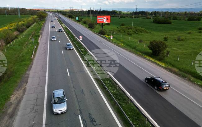 Движението на магистрала „Хемус“ в посока Варна за кратко ще се извършва в една лента утре