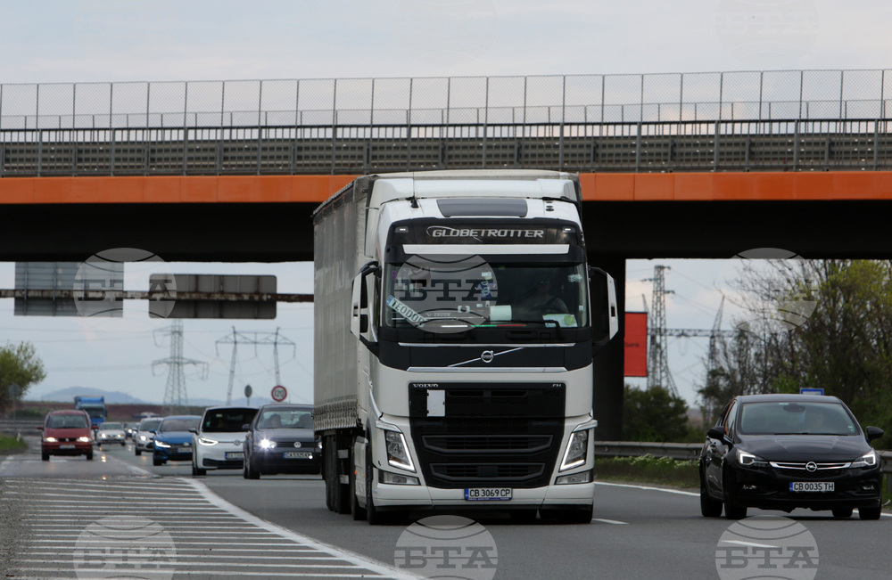 Седалки за леки автомобили са откраднати от румънски тир, съобщиха от полицията във Враца 