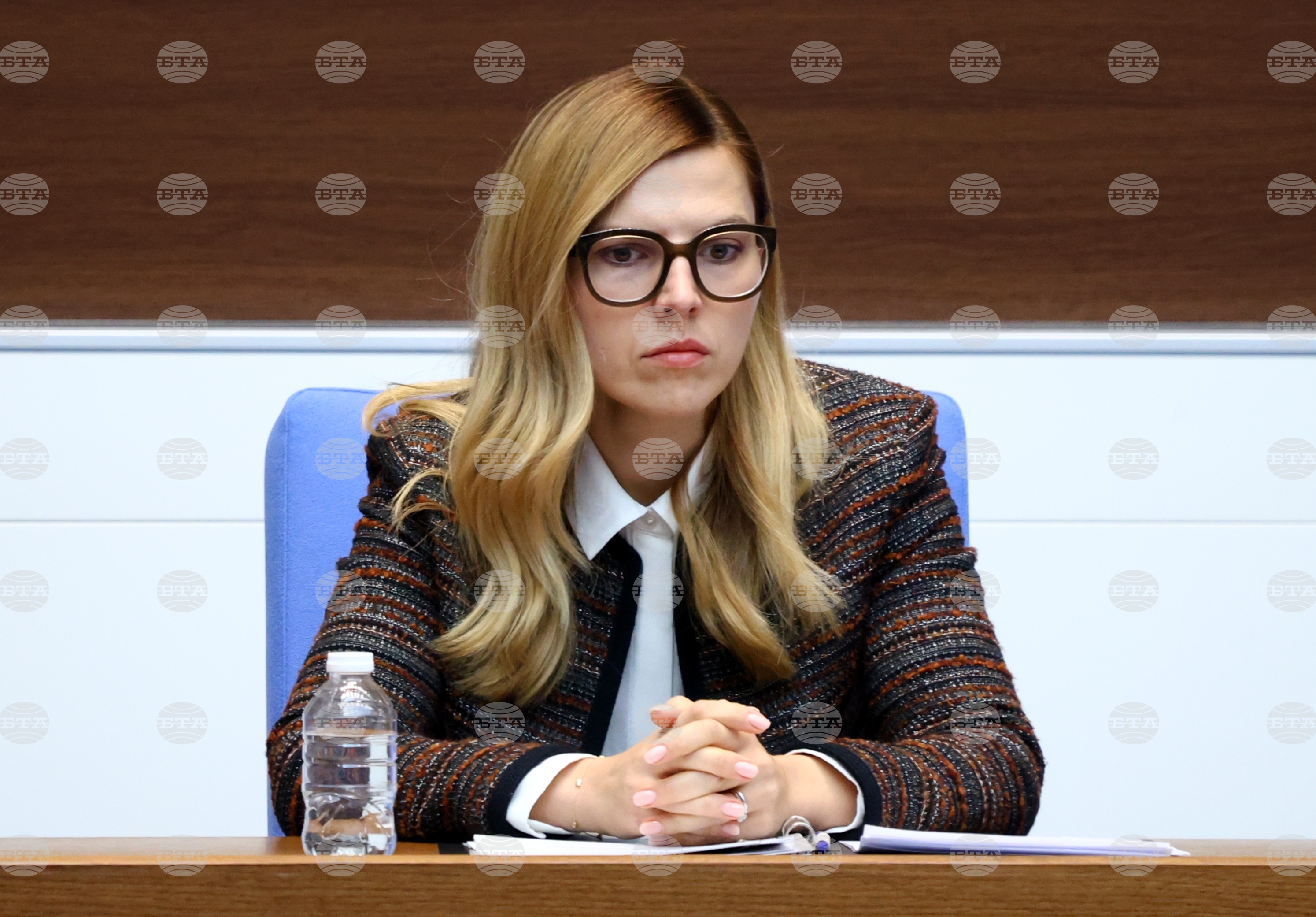 България не участва в консултации за предоговаряне на поетите ангажименти от Скопие за присъединяване към ЕС, заяви министър Велислава Петрова