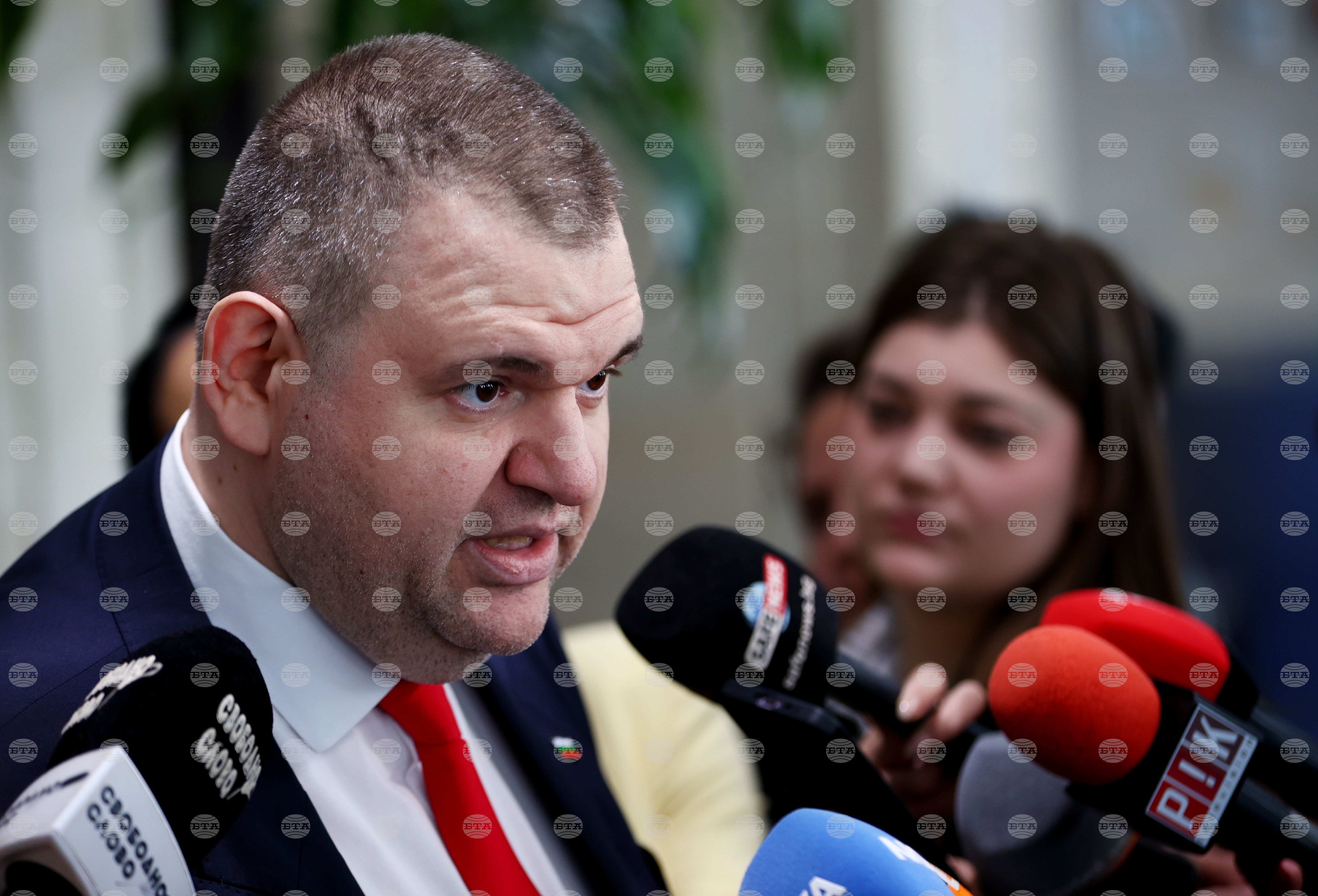 Лидерът на ДПС Делян Пеевски сезира прокуратурата за твърденията на министър Иван Демерджиев