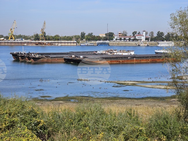 Хидроложката обстановка в българския участък на река Дунав остава усложнена заради ниското ниво