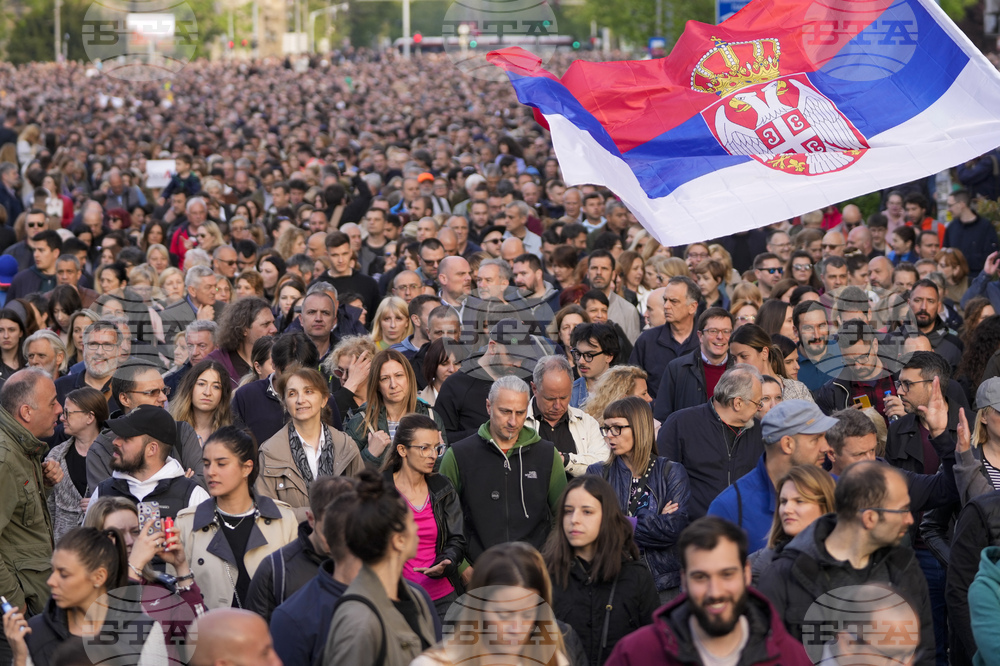 Над 10 хиляди косовски сърби са тръгнали към Белград за митинга на сръбския президент