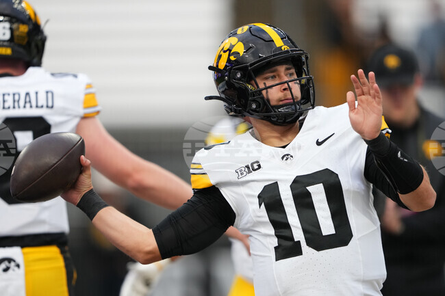 Iowa Washington Football