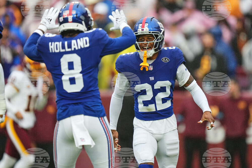 Giants Commanders Football