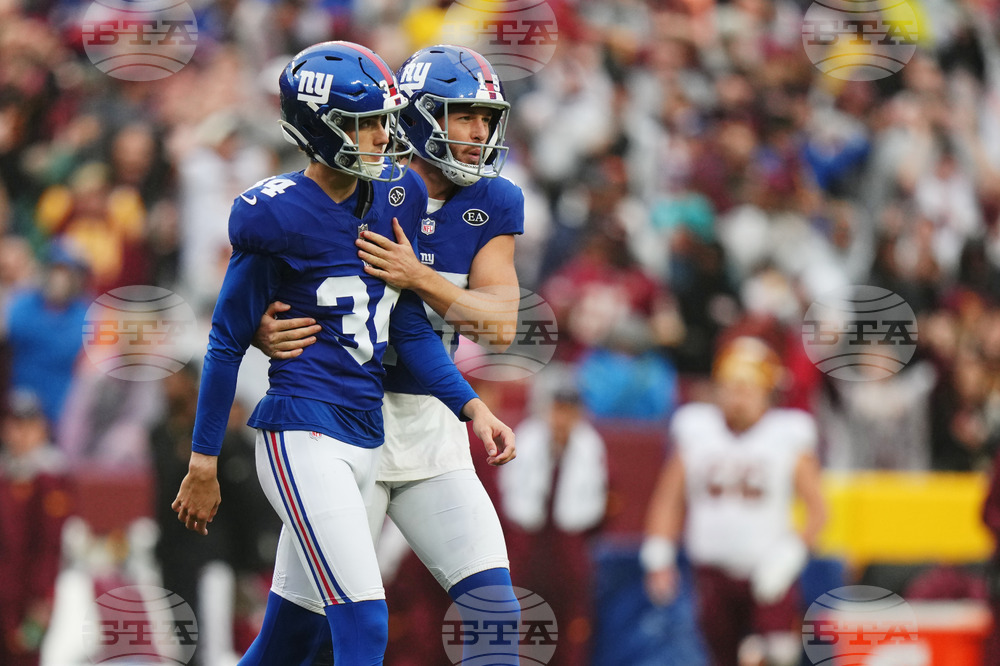Giants Commanders Football