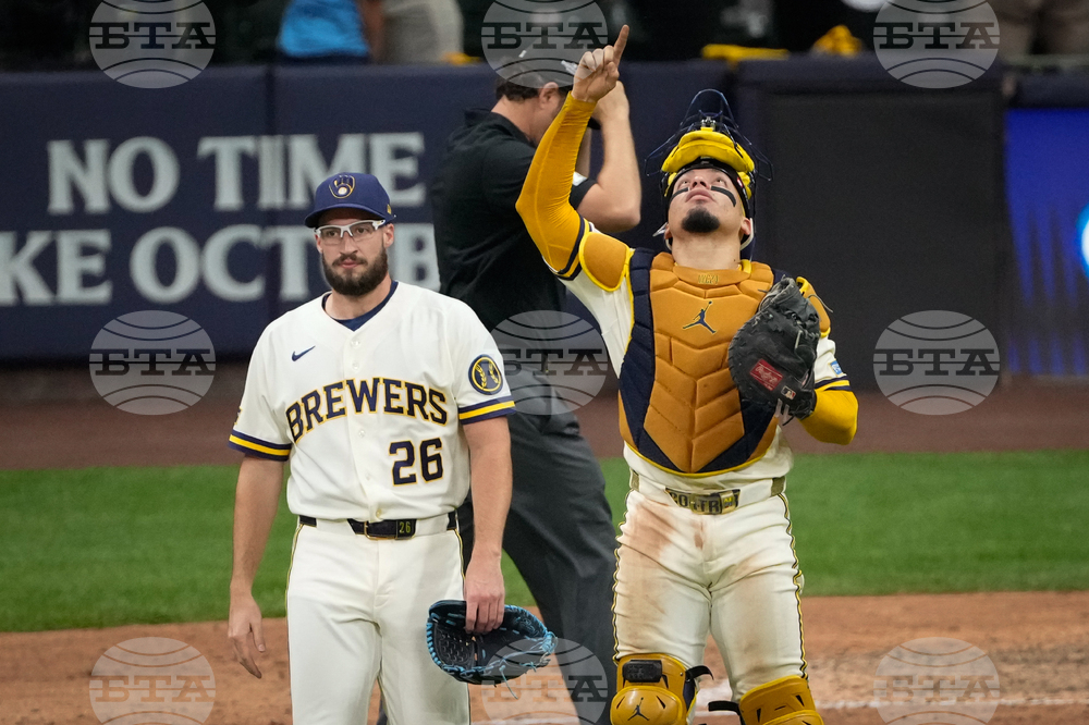 NLCS Dodgers Brewers Baseball