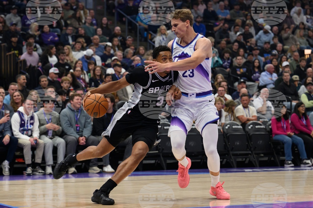 Spurs Jazz Basketball