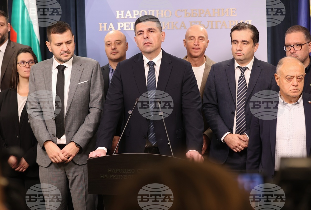 „Демократична България“ събра необходимите подписи за извънредно заседание на парламента заради палежа на антените на „Старлинк“