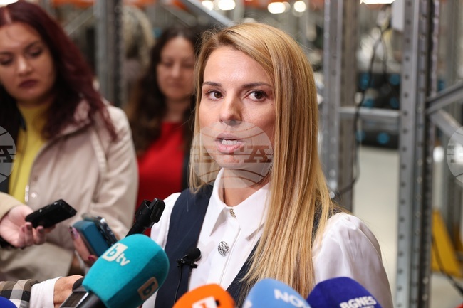 Над 7200 машини за гласуване вече са ремонтирани и до четвъртък очакваме всички 12 800 да са готови, каза говорителят на ЦИК Стоянка Балова