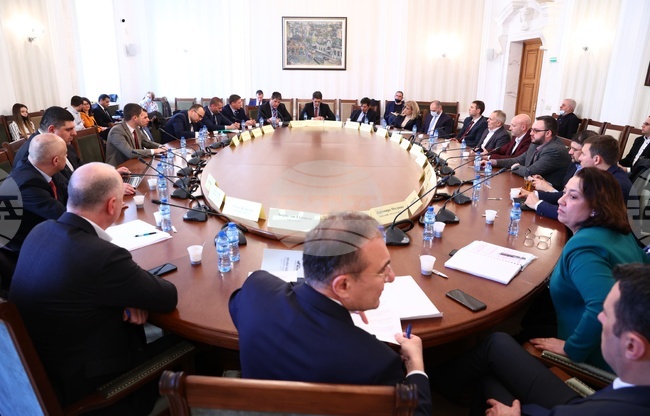 Парламент - Комисия по транспорт и съобщения