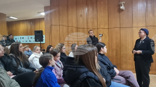 Ученици от Брезник представиха филм за света Петка - духовната покровителка на града