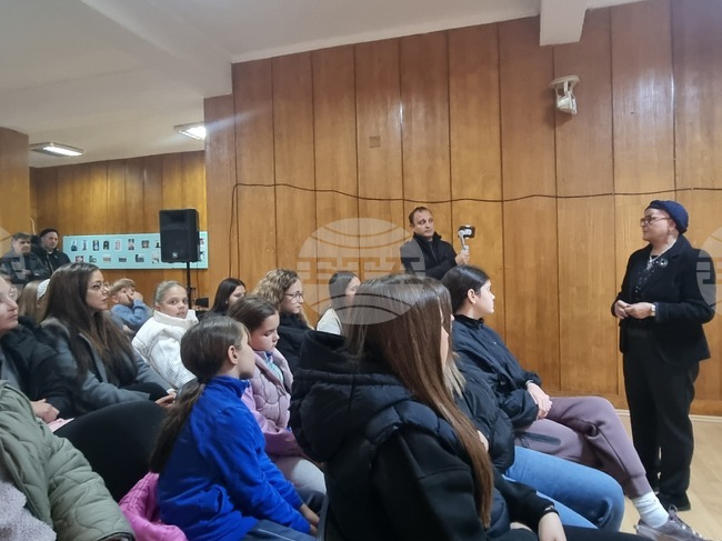 Ученици от Брезник представиха филм за света Петка - духовната покровителка на града