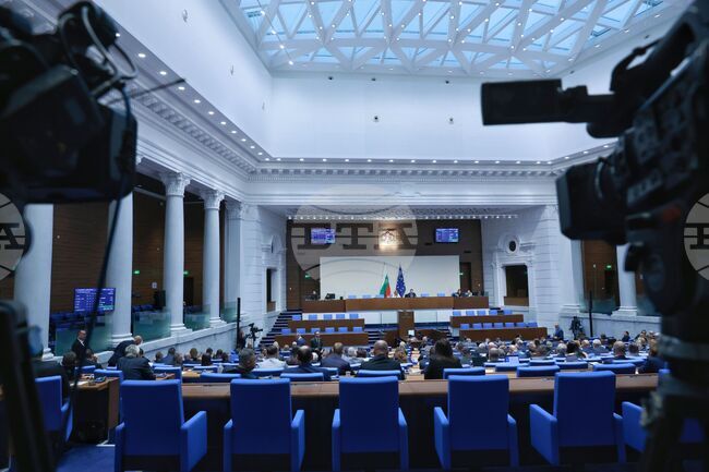 Парламентът ще гласува на второ четене промени в Кодекса за застраховането