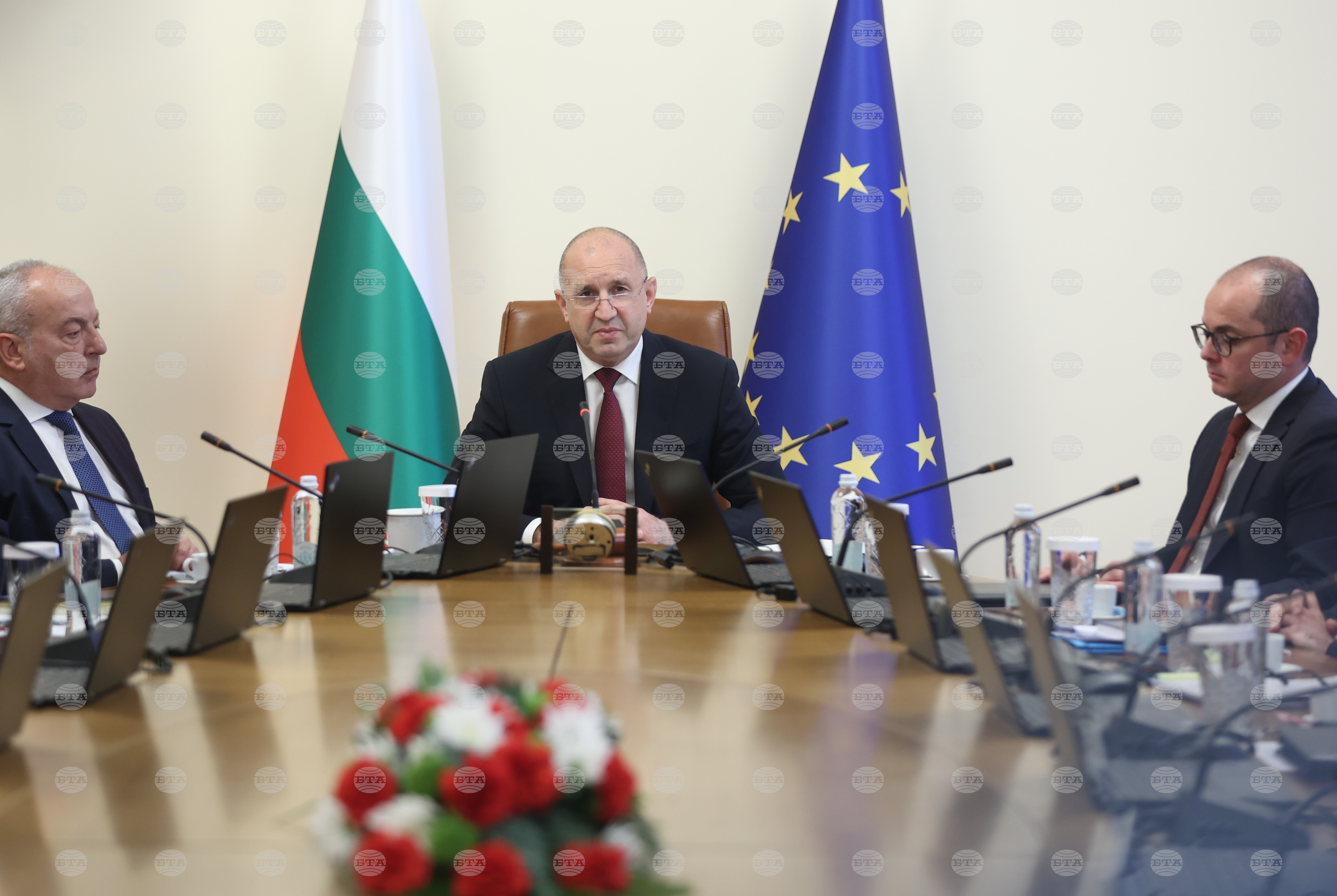Правителството одобри споразумение за придобиването на пет зенитно-ракетни комплекса