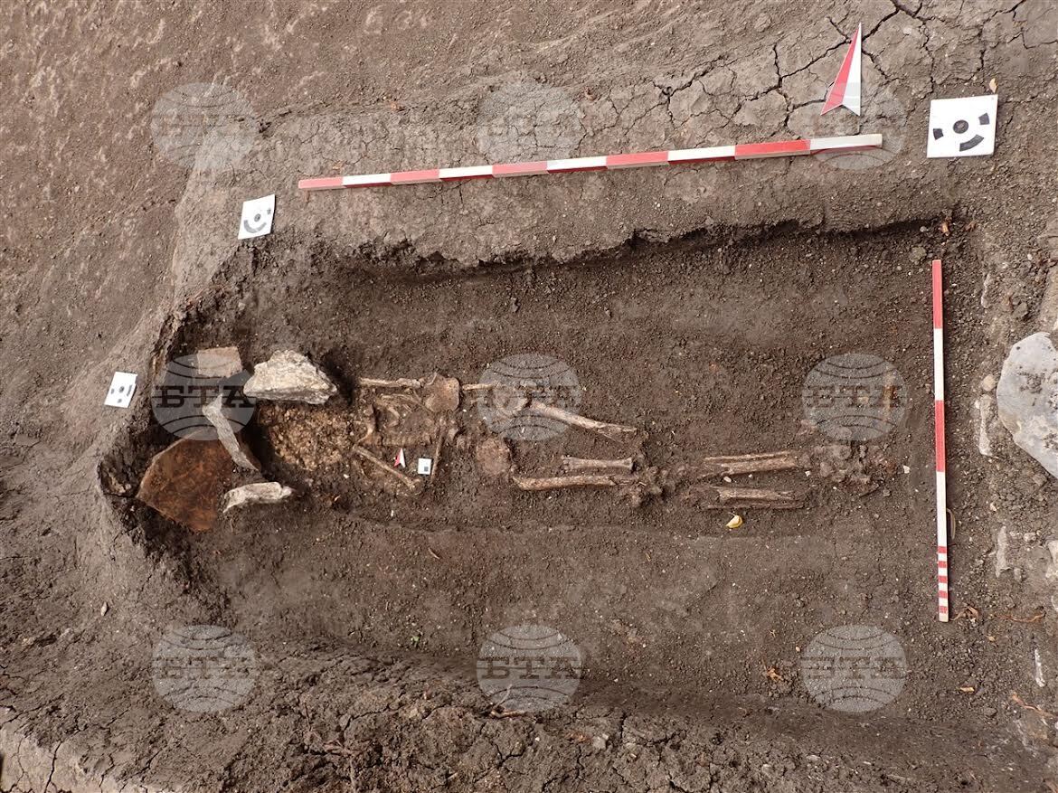 Некропол, състоящ се от 135 гробни съоръжения, е открит при археологически проучвания, съобщиха от Регионалния исторически музей