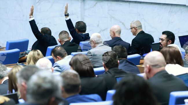 Парламентът реши на първо четене патрулните автомобили да бъдат оборудвани с дефибрилатори и полицаите да могат да оказват първа помощ 