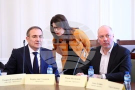 Парламент - Комисия по транспорт и съобщения