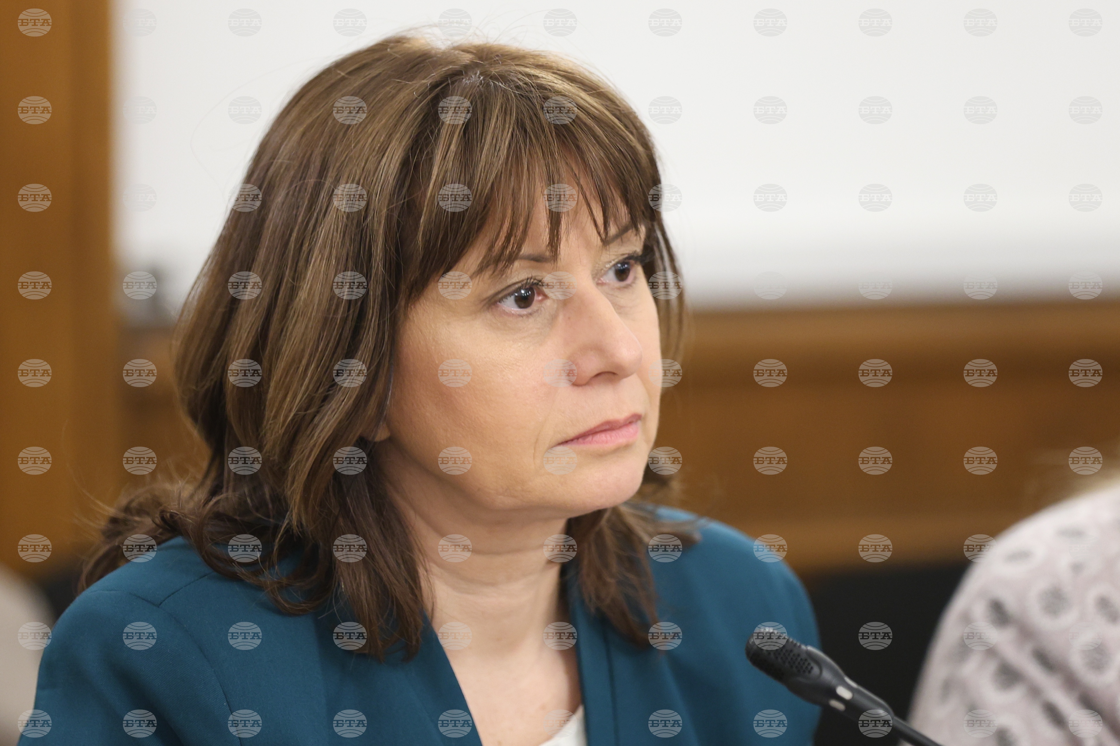 Омбудсманът поиска от здравния министър информация за обединяването на здравните досиета на осиновени деца