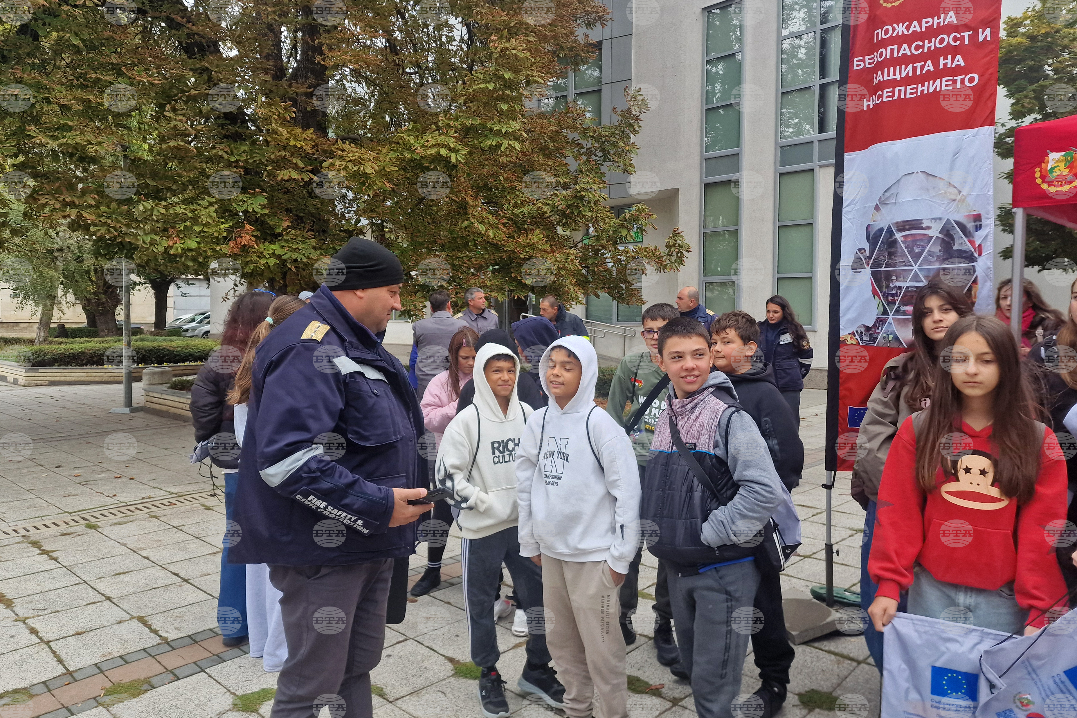Пожарникарите в Разград проведоха кампания за реакция при бедствия