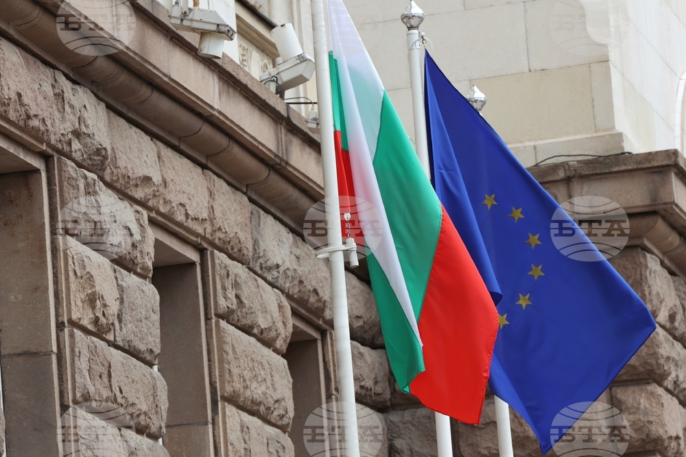 Ден на Европа - церемонията по издигането на знамето на Европейския съюз