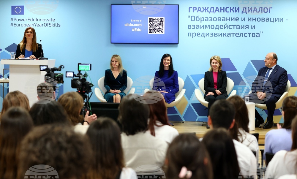 EU Commissioner Gabriel Takes Part in Education, Innovation Forum Held in Sofia