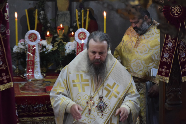 Неврокопски митрополит Серафим отслужи литургия в храм „Св. Николай“ в Благоевград в деня, в който честваме пренасянето на мощите на светеца