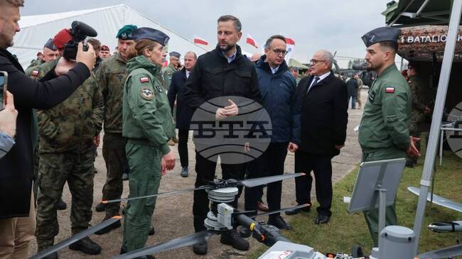 ПАП: Полският министър на отбраната заяви, че Полша се нуждае от стотици хиляди оператори на дронове