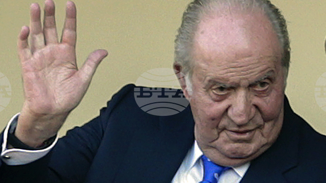 Испанското кралско семейство заяви, че оттеглилият се от престола Хуан Карлос, който живее в изгнание, може да се завърне в родината си