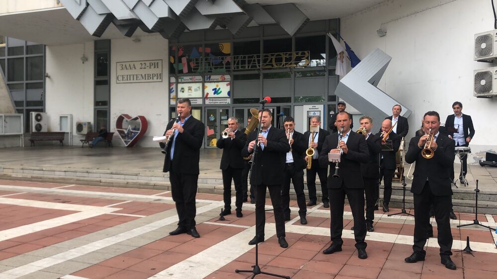 Общински съвет Благоевград: Председателят на Общински съвет Благоевград Радослав Тасков взе участие в ритуала по повод Деня на Европа 