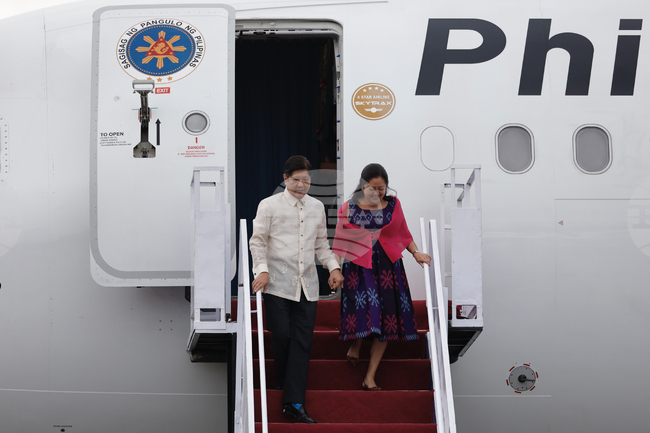 ПТИ: Президентът на Филипините Фердинанд Маркос-младши пристигна на петдневна визита в Индия 