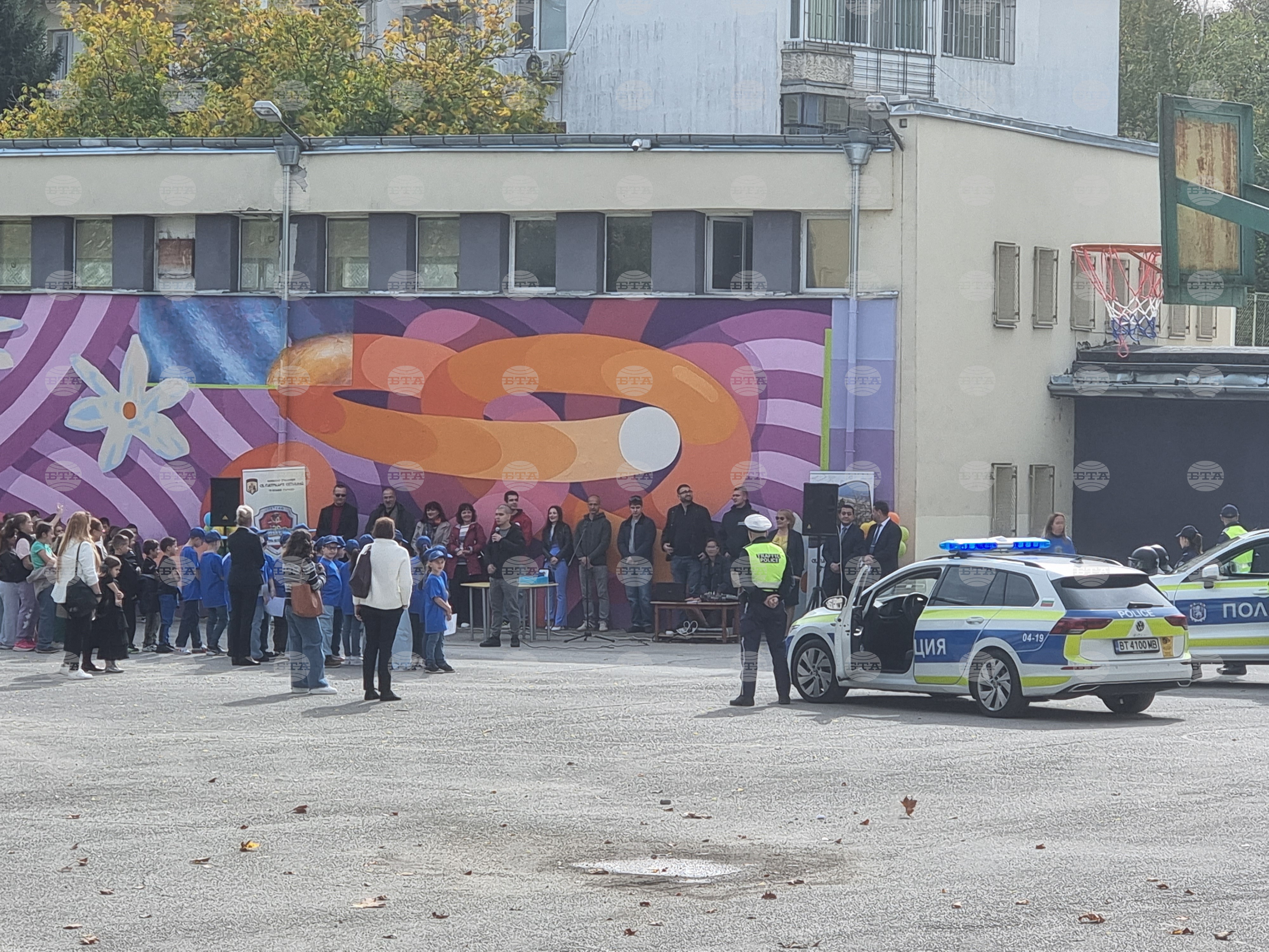 Със занятия на открито във Велико Търново бе открито Детско полицейско управление
