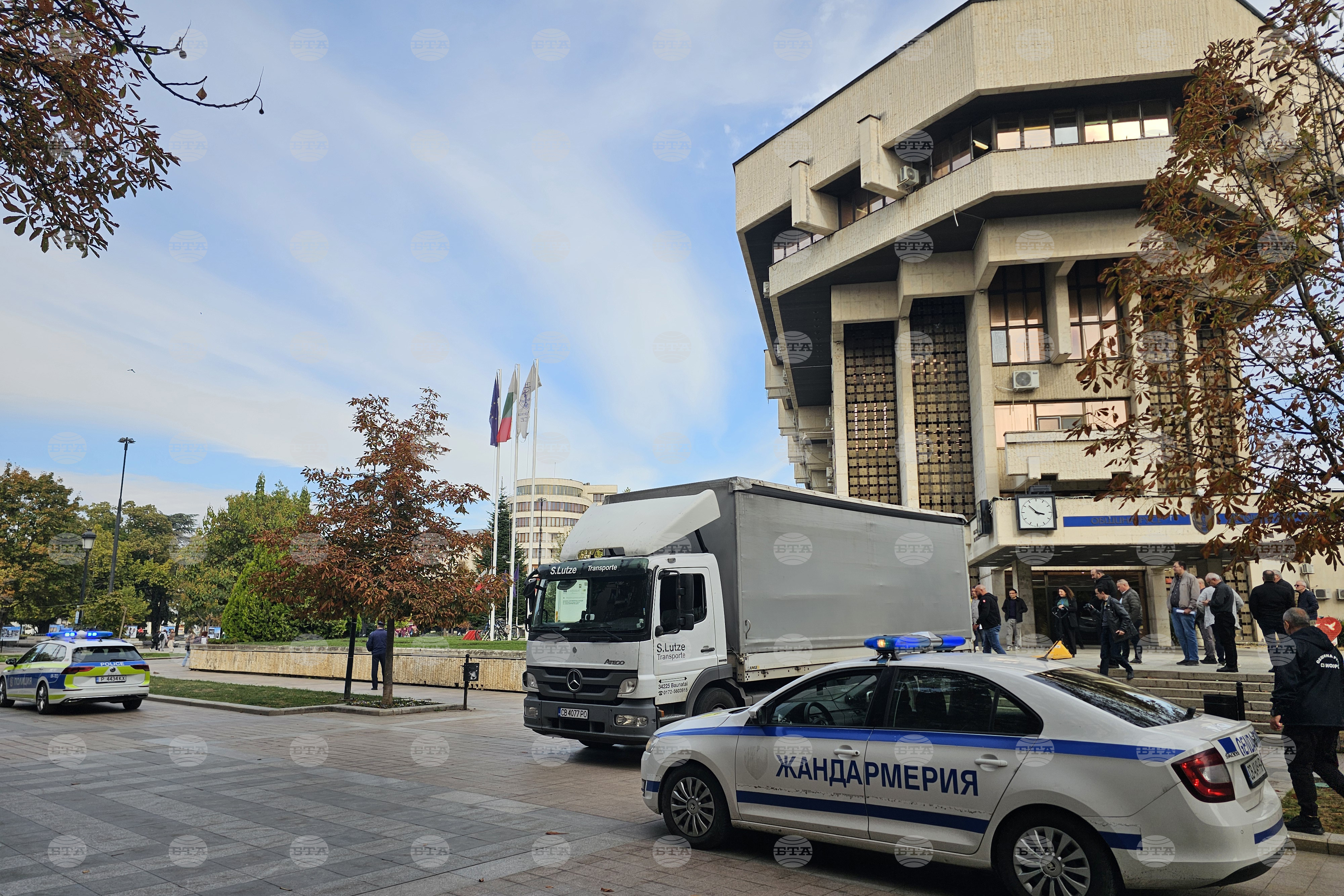 В Русе пристигнаха ролките за машинното гласуване за президентския вот, две жалби има до момента в РИК в крайдунавския град