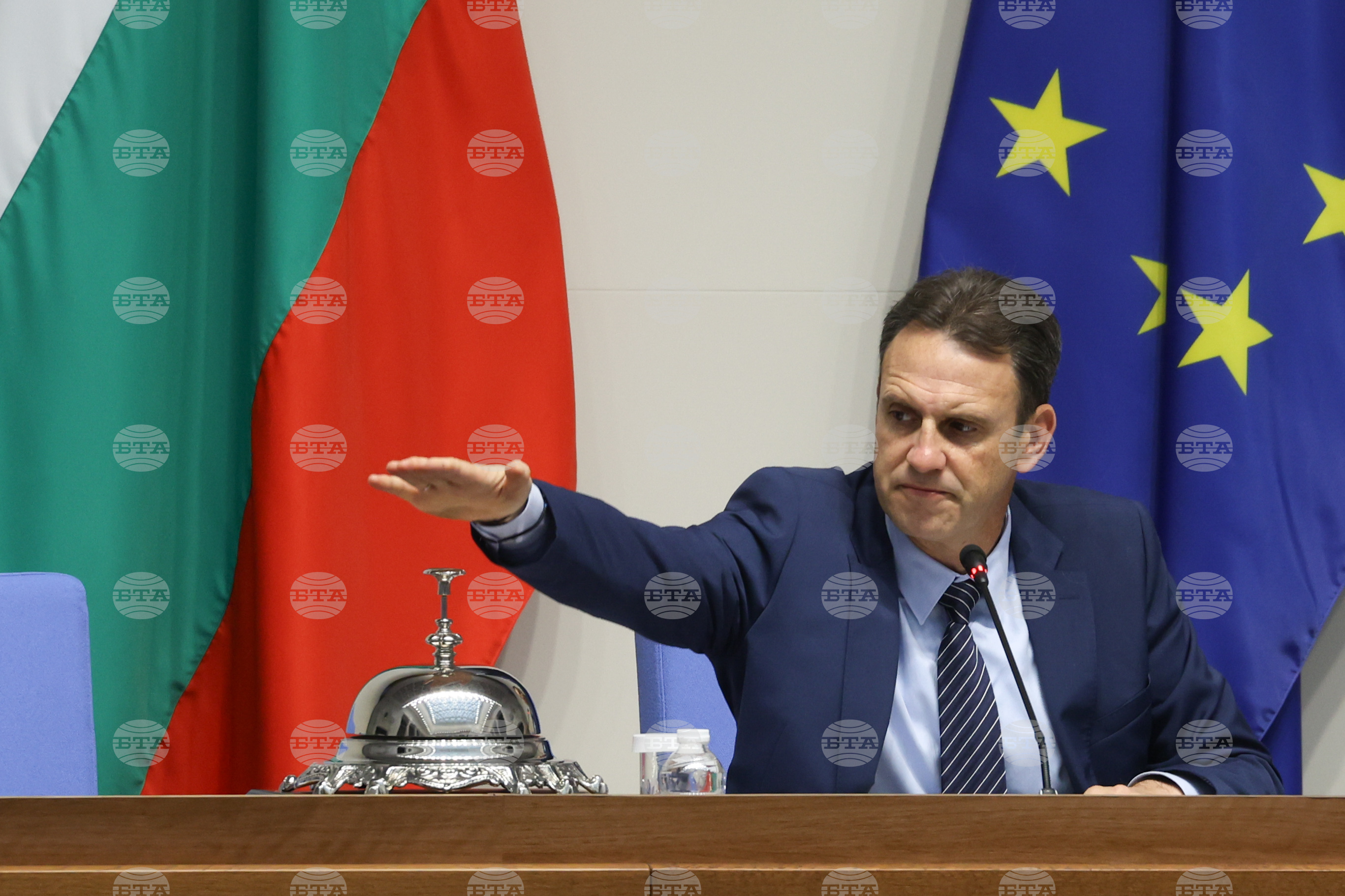 Парламентът ще обсъди на второ четене промени в Закона за управление на отпадъците, решиха депутатите с промяна в дневния ред