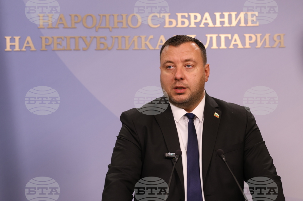 Не е засилен контролът върху лицата, упражняващи дейност по оползотворяване на отпадъците, каза Петър Петров от "Възраждане"