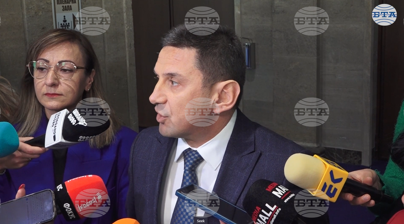 Единствените полети, които имат значение за хората, са "полетите" на цените, на храните, услугите и горивата, казаха от ДПС