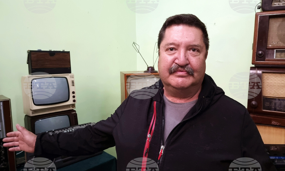 Сливен - ретро телевизионни и радиоапарати - изложба - Ангел Ангелов