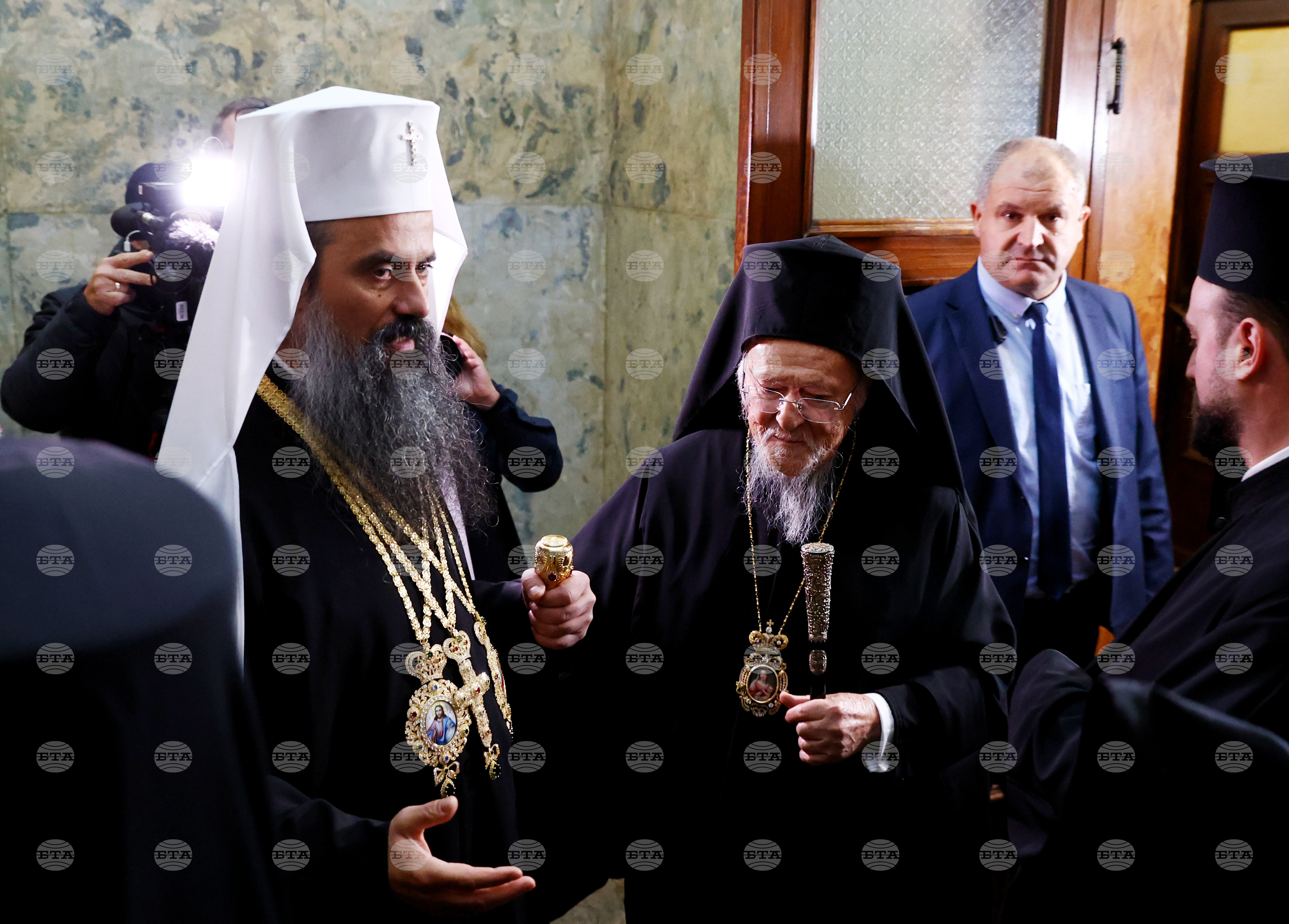 Патриарх Даниил посрещна Вселенския патриарх Вартоломей в Синодалната палата