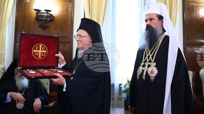 Вселенският патриарх Вартоломей пристигна в България и беше официално посрещнат в Синодалната палата в София