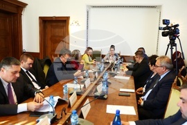 Парламент - Комисия за прякото участие на гражданите и взаимодействието с гражданското общество