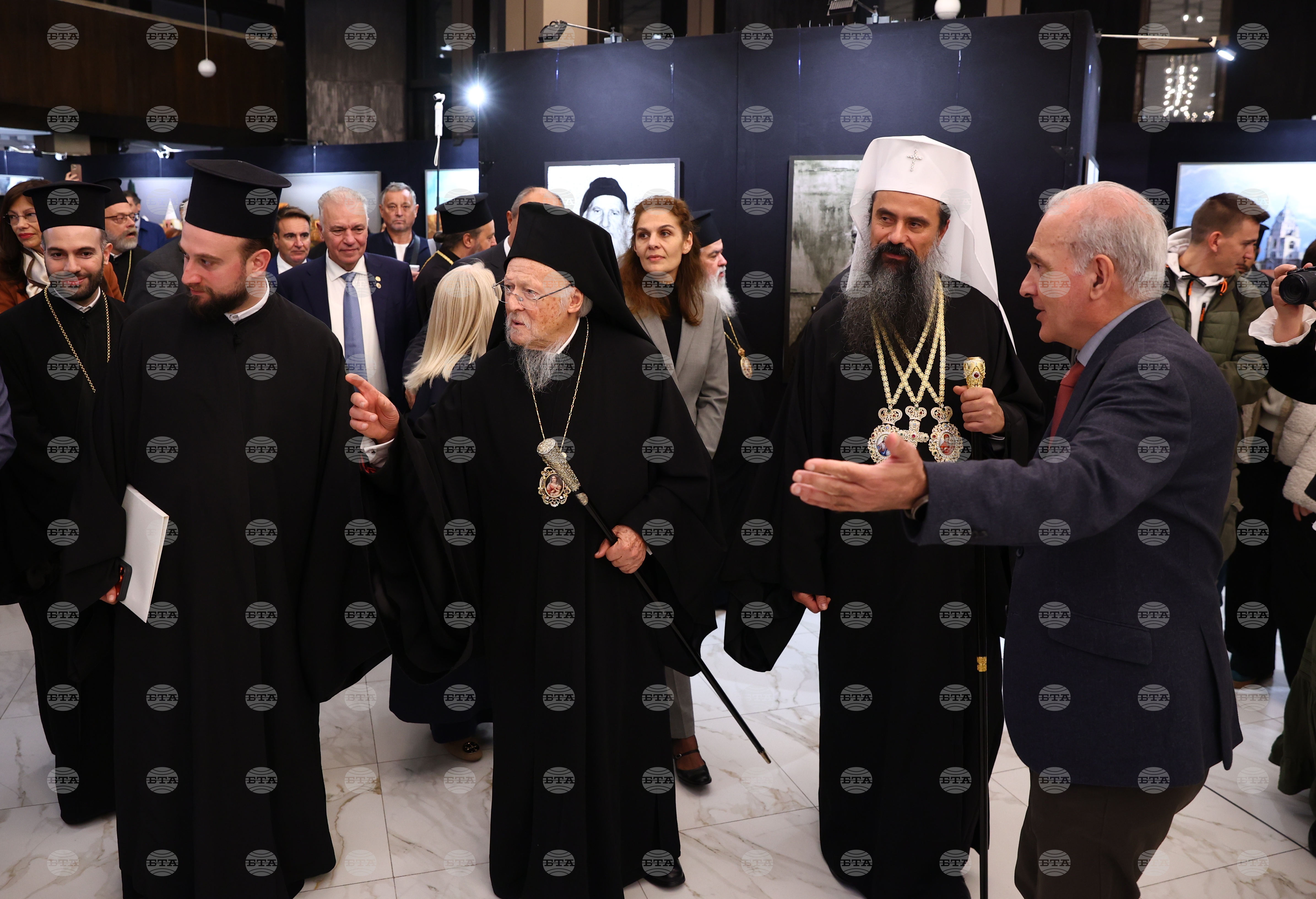 Вселенският патриарх Вартоломей и българският патриарх Даниил откриха изложбата „Света гора в София“
